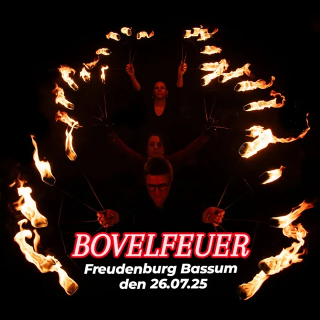 Am 📝26.07.25 heißt es an der #freudenburgbassum "FEUER FREI 🔥‼️

Seid dabei wenn unsere Pyroman*innen gegen 22uhr 
den #bovelmarkt2025 erhellen..

Wirbelnde Feuerkugeln, mächtige Feuerlanzen aus mehreren Mündern gespiehn,🔥 graziöse und traumhafte Fächer Tänze, ❤️‍🔥sowie der mystische Funkenregen ✨ gehören u.a. zu ihrem Repertoire.

Im letzten Jahr musste die Feuershow aufgrund von schlechten Wetterverhältnissen abgesagt werden, was natürlich sehr schade war, denn die Gruppe hatte sich was tolles einfallen lassen.
Wie " Hagen der Unverbrannte" jedoch verlauten ließe, wird die Show dieses Jahr gezeigt.

Also liebe Leute. Schnappt euch eure liebsten und kommt zum "BOVELMARKT 2025‼️"

ES WIRD HEISS 🔥🔥🔥

🎟️ Tageskasse ‼️ 
📸@rabes_welt
#bovelmarkt2025 #mittelalter #feuershow
#mittelaltermarkt #feuer #🔥 #openair 
#bassum #freudenberg #feuerspucken #fireshow #fire #fächer #feuertanz #feuerpoi #firebreathing 
#performance #fireartist #fireperformer