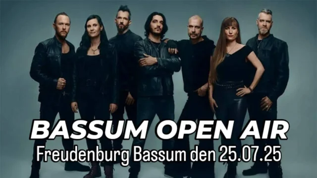 ‼️ NOCH 60 TAGE ‼️

Bis zum Konzertabend @bassumopenair 
Am 📜 25.07.2025 im schönen Ambiente der #freudenburgbassum ...
Im mittelalterlichen Flair erlebt ihr drei fantastische Bands aus dem Bereich Folk und Rock. 

@schandmaulband 
- Über 20 Jahre feinster Mittelalter Folk-Rock
SCHANDMAUL, muss man mehr sagen?-

@rauhbein_offiziell
- Feuerwerk aus traditioneller Irischer Musik und Rock. Die schnelle und Laute Musikkapelle -

@kupfergold_band 
- Der heiße Scheiß der Mittelalterszene,
Partyfolk mit Rheinland Energie -
 
Es hat eine ganz besondere Atmosphäre wenn die mittelalterlichen Garküchen ihr Feuer schürren, an den Tavernen heitere Stimmung herrscht und die Freudenburg ins Abendlich getaucht wird. 

Habt ihr schon ein 🎟️ Ticket??
Nein ‼️ Dann aber mal los. Die Zeit läuft...🏃

🎟️www.eventim.de
  www.nordwest-ticket.de
Sowie bei Papier und Tinte in Bassum und allen bekannten Vorverkaufsstellen...

#schandmaul
#rauhbein
#kupfergold
#bassumopenair #openair #livemusic
#bovelmarkt2025 #mittelaltermarkt #folkrock